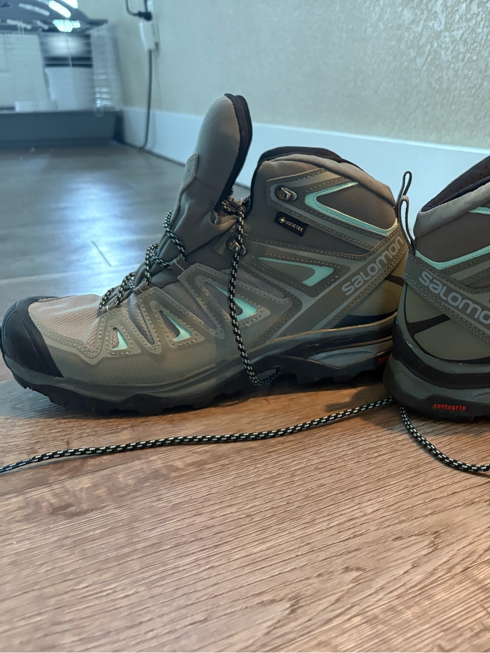 Salomon Women Hiking Boots - Picture 5 of 6